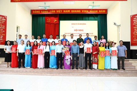 MTTQ xã Sơn Đồng công bố các quyết định về công tác cán bộ