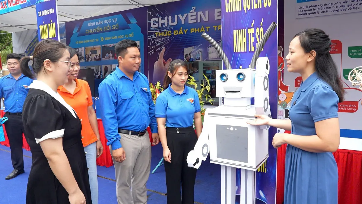 Xã Dương Hòa: Nhiều giải pháp nâng cao kiến thức số cho cán bộ và người dân