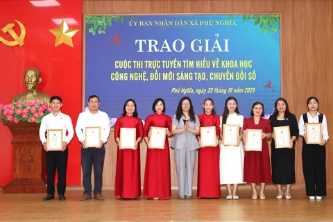 Xã Phú Nghĩa: huy động gần 1 tỷ đồng trang bị máy tính, mạng wifi từ nguồn xã hội hóa

