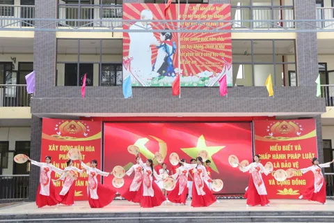 Xã Trần Phú tổ chức hoạt động hưởng ứng “Ngày pháp luật Việt Nam”