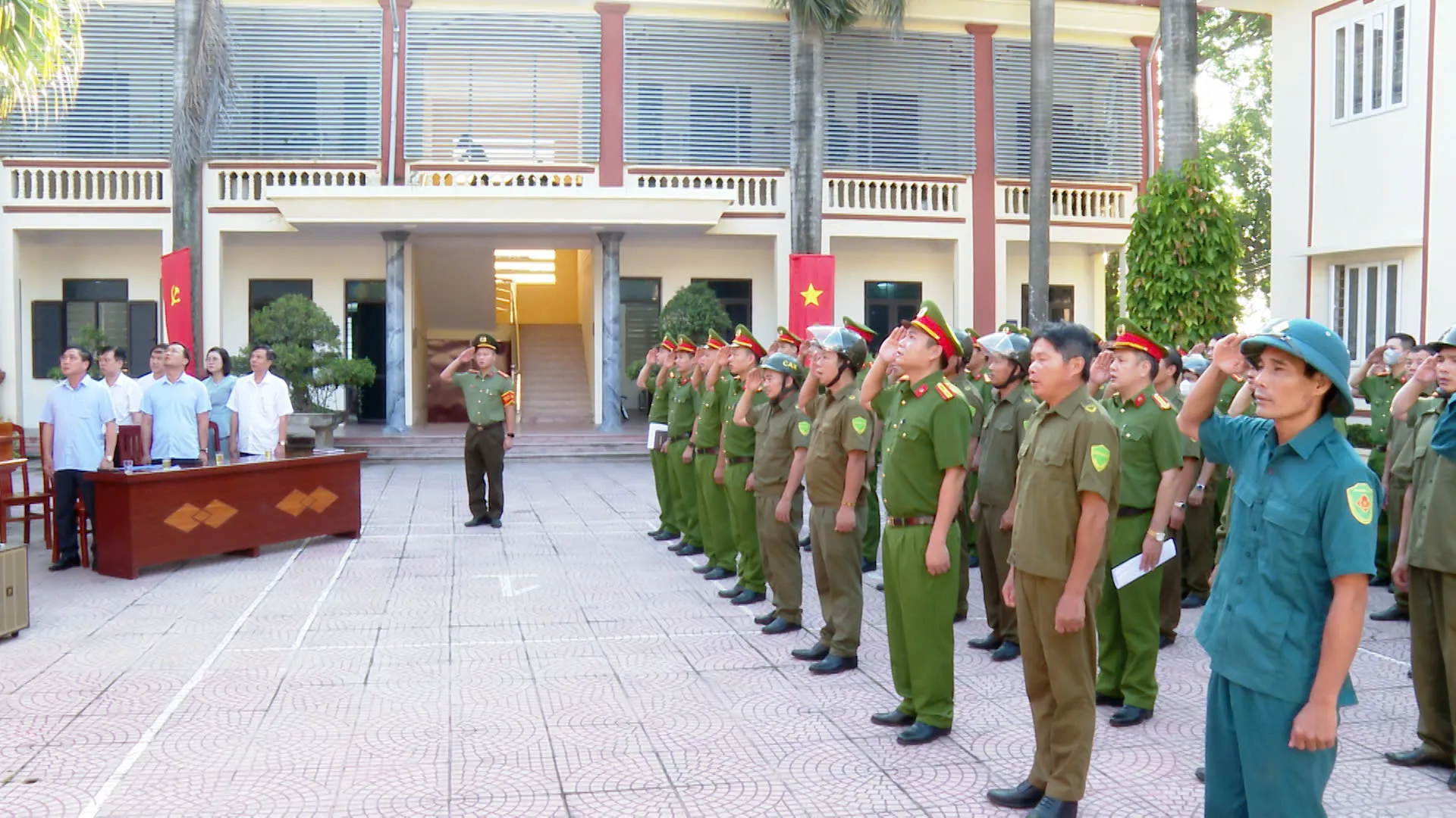 Công an xã Ứng Hoà ra quân tấn công, trấn áp tội phạm
