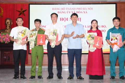 Xã Hòa Xá: công bố quyết định thành lập tổ chức cơ sở Đảng