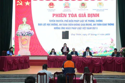 Xã Ứng Thiên tổ chức “Phiên tòa giả định” tuyên truyền pháp luật cho học sinh