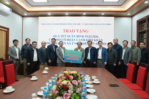 Doanh nghiệp đồng hành chăm lo Tết cho Nhân dân xã Ứng Thiên