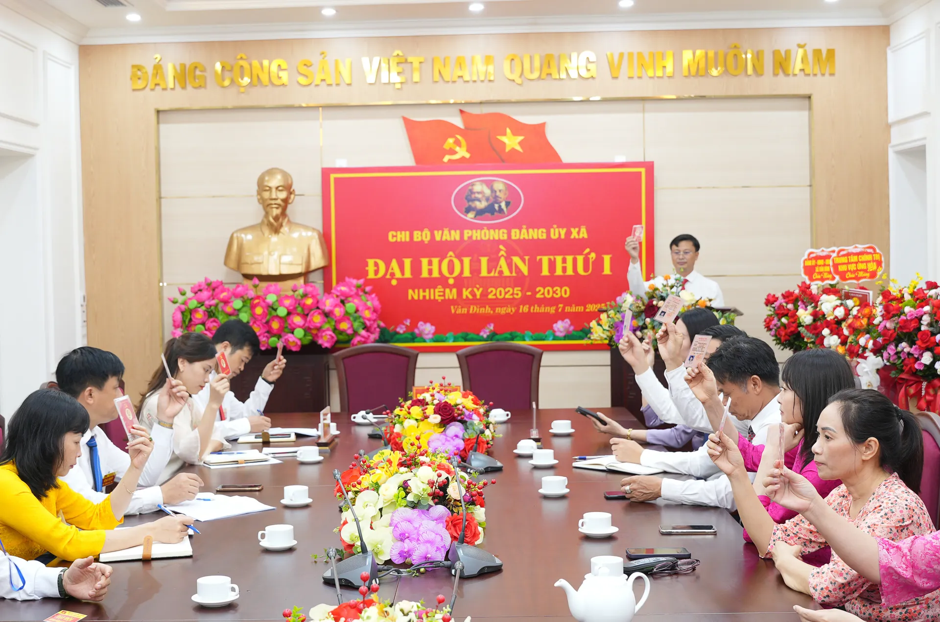 Xã Vân Đình: Đại hội Chi bộ lần thứ I các cơ quan Đảng và UBND