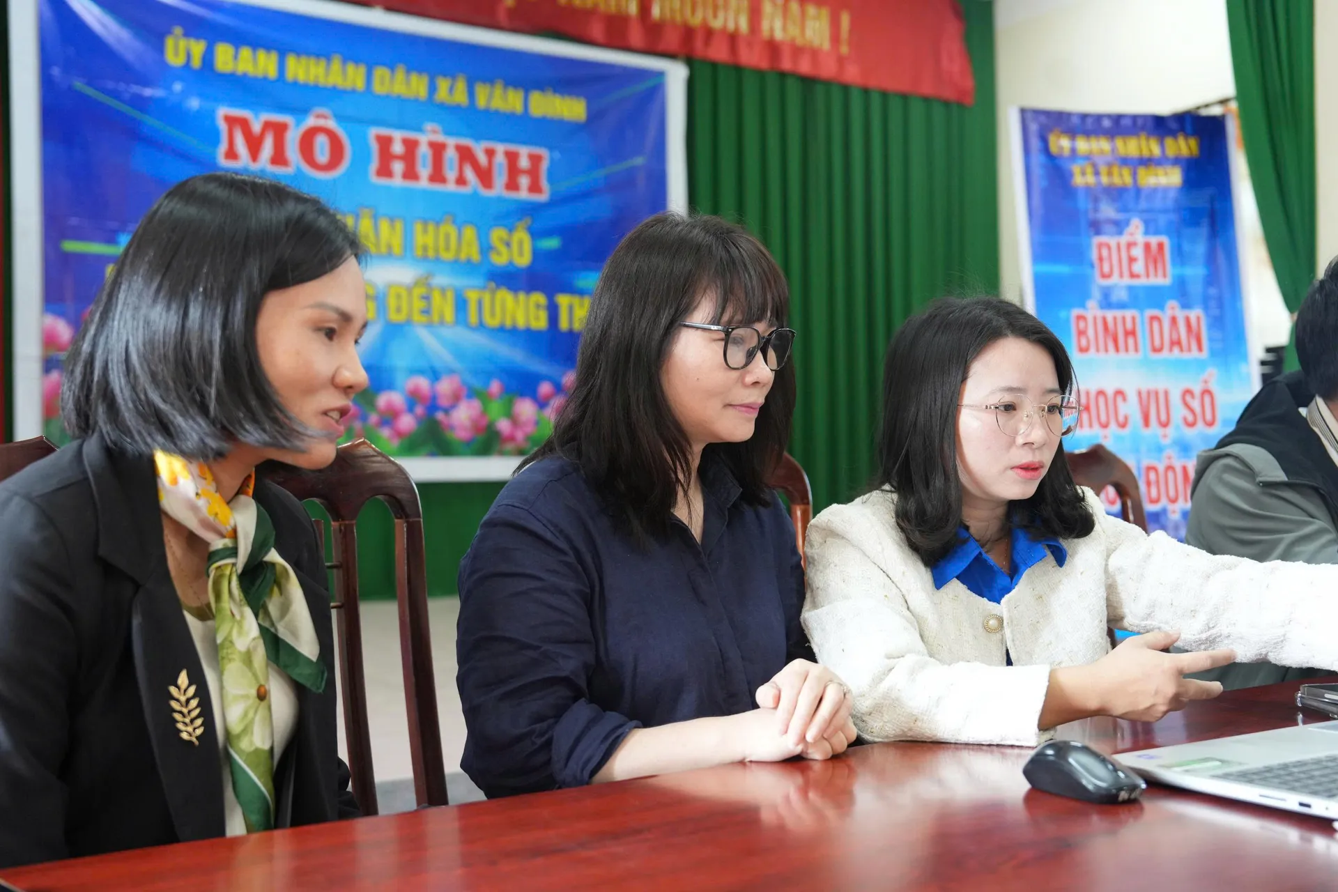 Cải cách hành chính ở xã Vân Đình: vì người dân phục vụ