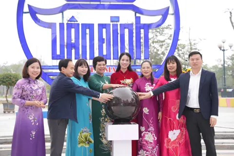 Khai mạc Hội chợ OCOP mùa Xuân xã Vân Đình 2025