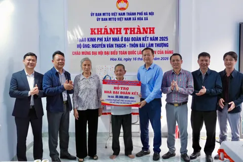 Khánh thành nhà Đại đoàn kết, giúp hộ cận nghèo xã Hòa Xá an cư đón Tết