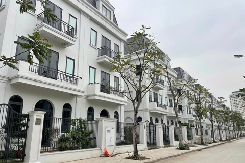 Nhà đầu tư “săn” tìm cơ hội ở thị trường thứ cấp, khi giá nhà liền thổ liên tục lập đỉnh
