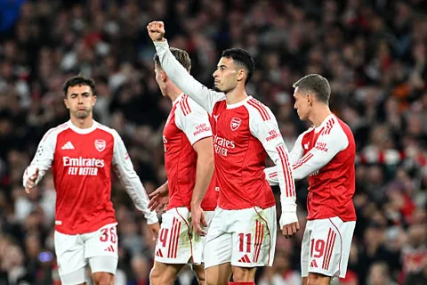 Vòng bảng Champions League 2025-2026: PSG ngược dòng trước Barcelona, Arsenal thắng Monaco