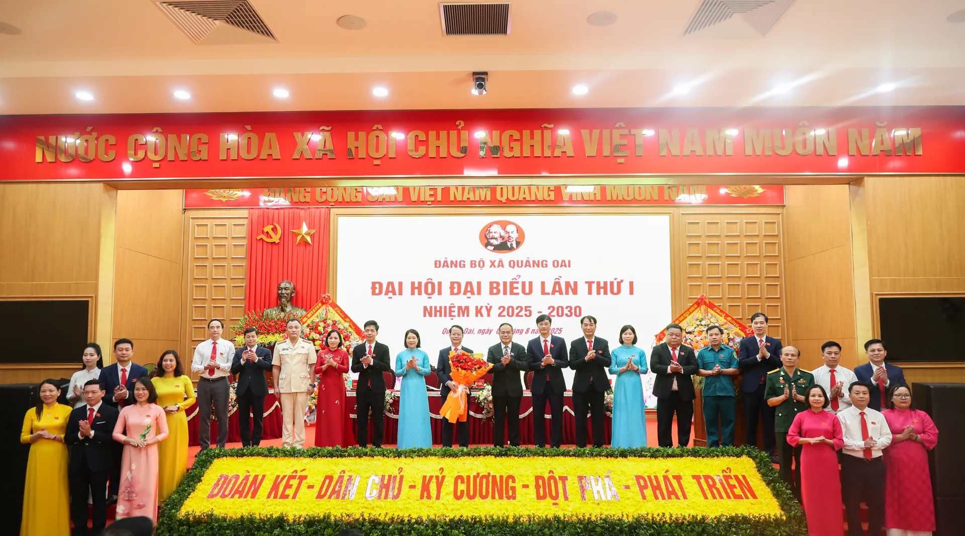 Phát triển xã Quảng Oai bền vững, văn minh, hạnh phúc và giàu bản sắc