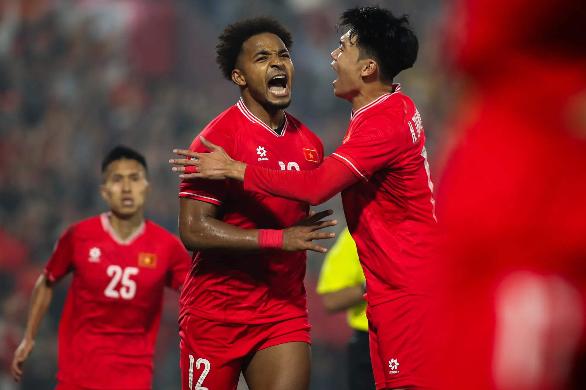 Tuyển Việt Nam đối đầu với tuyển Lào: HLV Kim Sang-sik cần Nguyễn Xuân Son