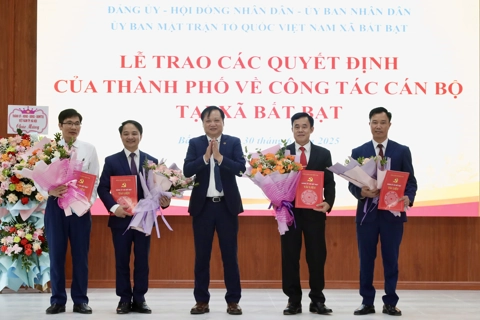 Ra mắt Ban Chấp hành Đảng bộ xã Bất Bạt