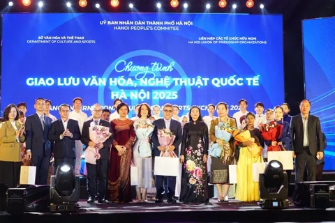Rực rỡ sắc màu tại chương trình Giao lưu văn hóa nghệ thuật quốc tế Hà Nội 2025