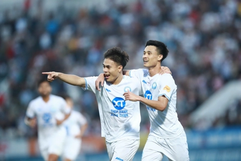 Vòng 22 V-League 2024-2025: HAGL thắng kịch tính ở phút 90+9, Nam Định xây chắc ngôi đầu