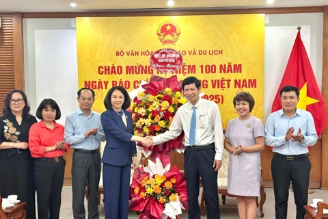 Phó Chủ tịch UBND TP Hà Nội Vũ Thu Hà chúc mừng Ngày Báo chí cách mạng Việt Nam