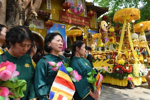 Tôn trí Xá lợi Phật tại chùa Quán Sứ đến ngày 16/5