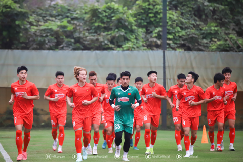 HLV Kim Sang-sik triệu tập 35 cầu thủ cho giải U23 Đông Nam Á 2025