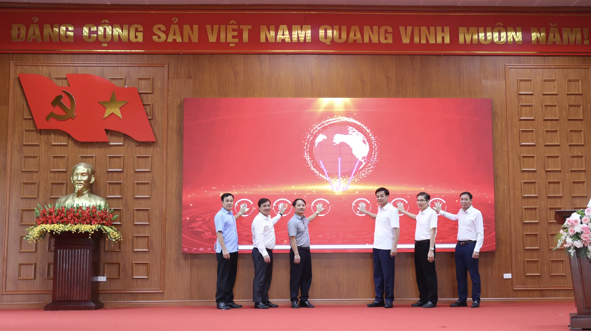 Xã Bất Bạt phát động phong trào “Bình dân học vụ số”