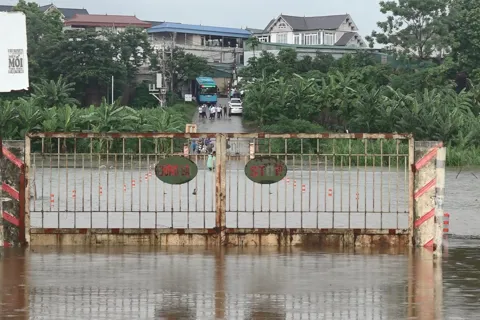 Xã Minh Châu: chủ động phòng chống thiên tai, “đóng cửa” ra vào địa bàn