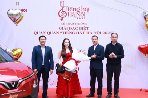 Trao thưởng giải đặc biệt Quán quân cuộc thi “Tiếng hát Hà Nội 2025”