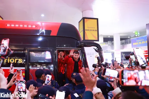 U23 Việt Nam về nước trong sự chào đón nồng nhiệt của người hâm mộ