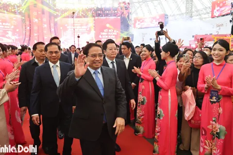 Thủ tướng Chính phủ Phạm Minh Chính dự Lễ khai mạc Hội chợ mùa Xuân 2026