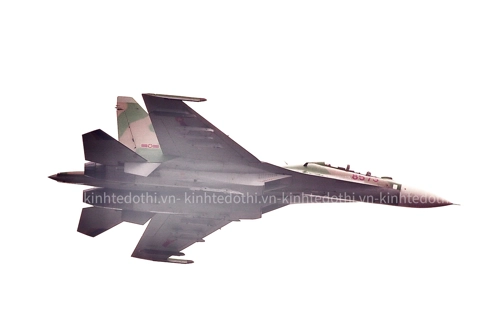 Mãn nhãn máy bay Su-30MK2 tiêm kích"gầm rú" trình diễn trên bầu trời Hà Nội