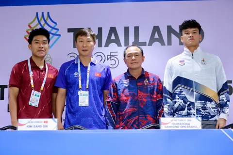 HLV Kim Sang-sik hướng tới chiến thắng trước U22 Thái Lan