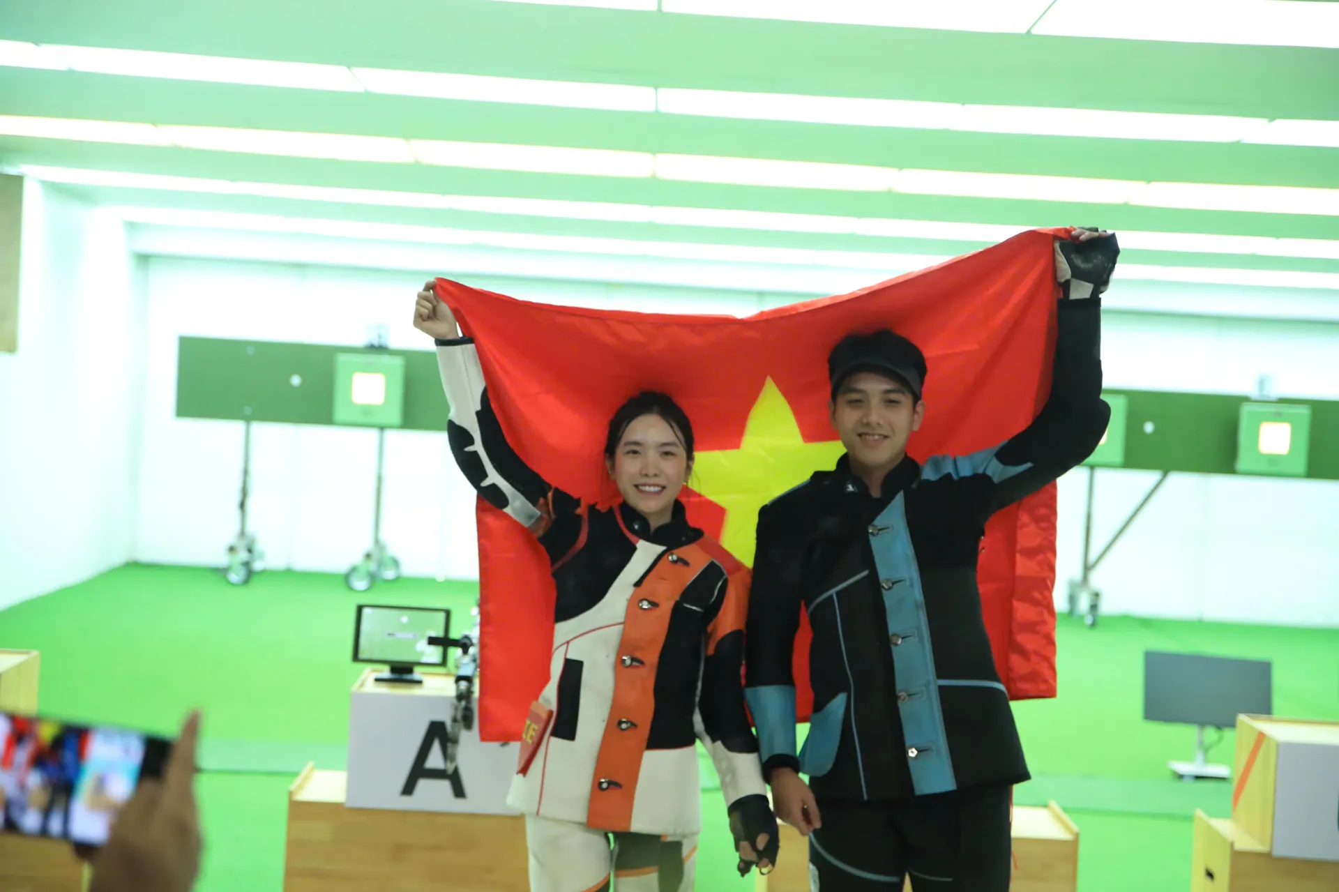 Bắn súng giành huy chương Vàng đầu tiên tại SEA Games 33