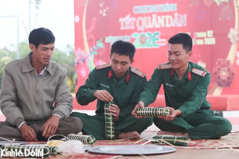 “Tết quân dân” tại xã đảo Minh Châu: lan tỏa nghĩa tình, gắn kết quân – dân