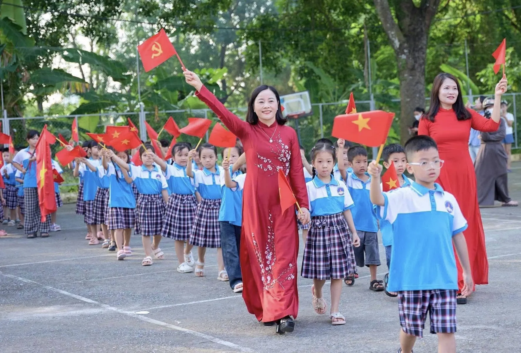 Xã Quảng Oai: rộn ràng khai giảng năm học mới 2025-2026