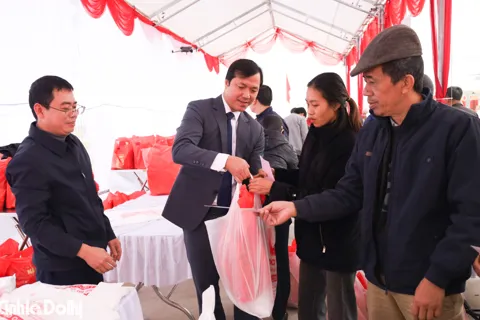 Ấm áp “Tết nhân ái” tại xã Vật Lại