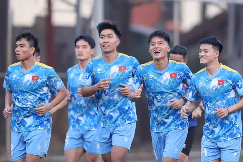U22 Việt Nam tập buổi đầu tại Thái Lan chuẩn bị cho SEA Games 33
