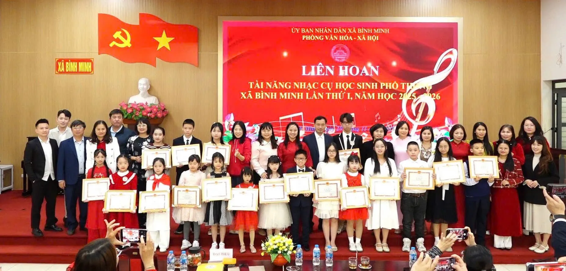 Chuyên nghiệp Liên hoan tài năng nhạc cụ học sinh phổ thông xã Bình Minh lần thứ I