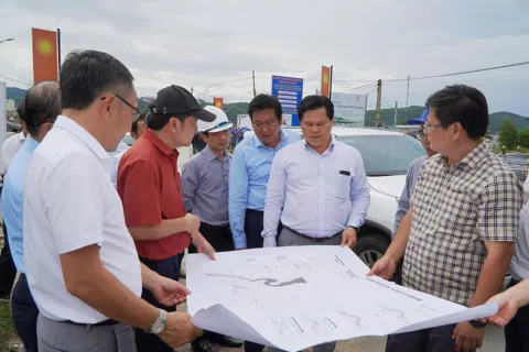 Nạo vét cảng cá Sa Huỳnh gặp khó vì vị trí đổ thải