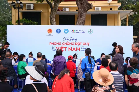 Long Châu hợp tác công - tư hướng tới chiến lược quốc gia về phòng và quản lý đột quỵ