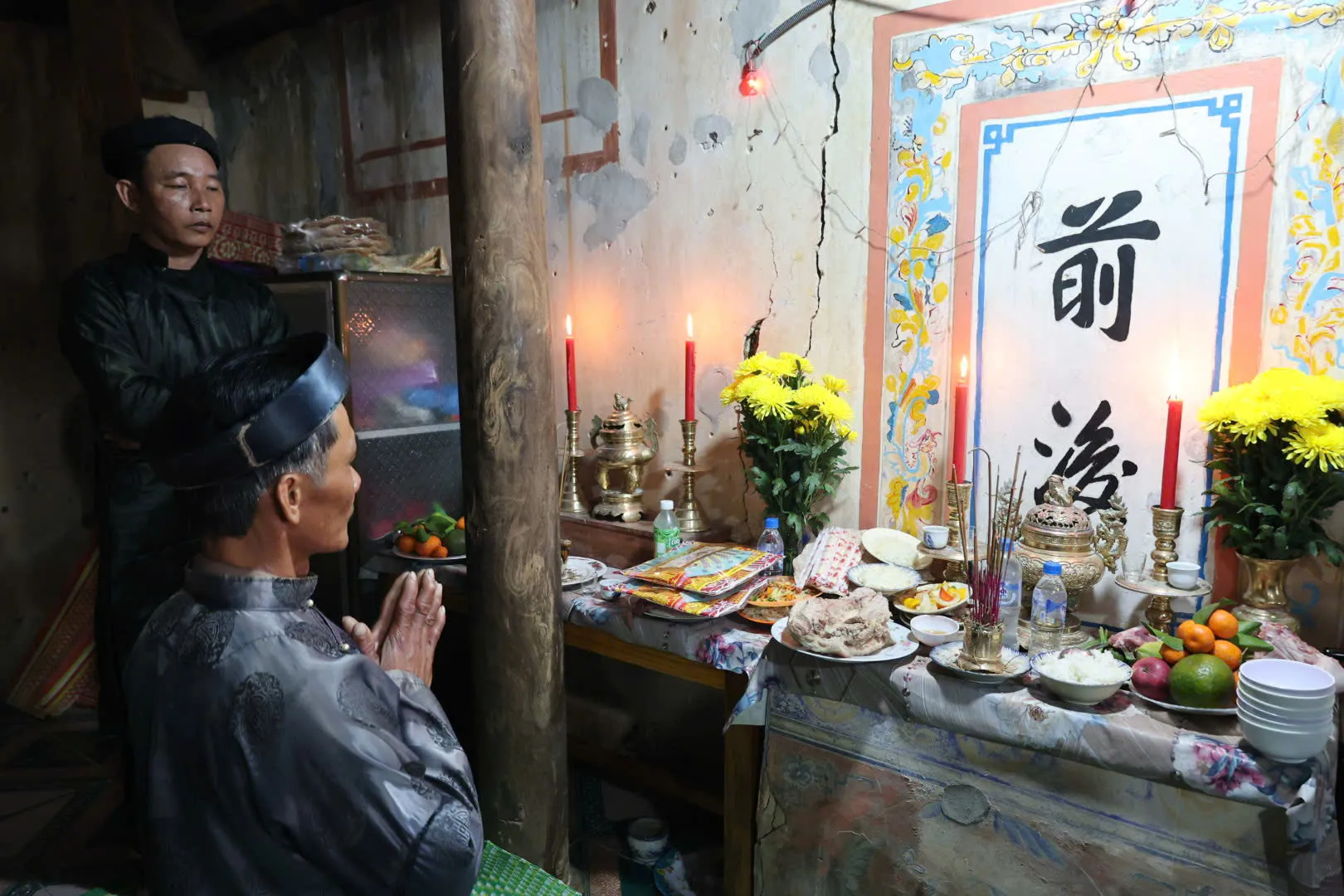 Nơi cá Ông lụy bờ, làng biển gửi trọn niềm tin