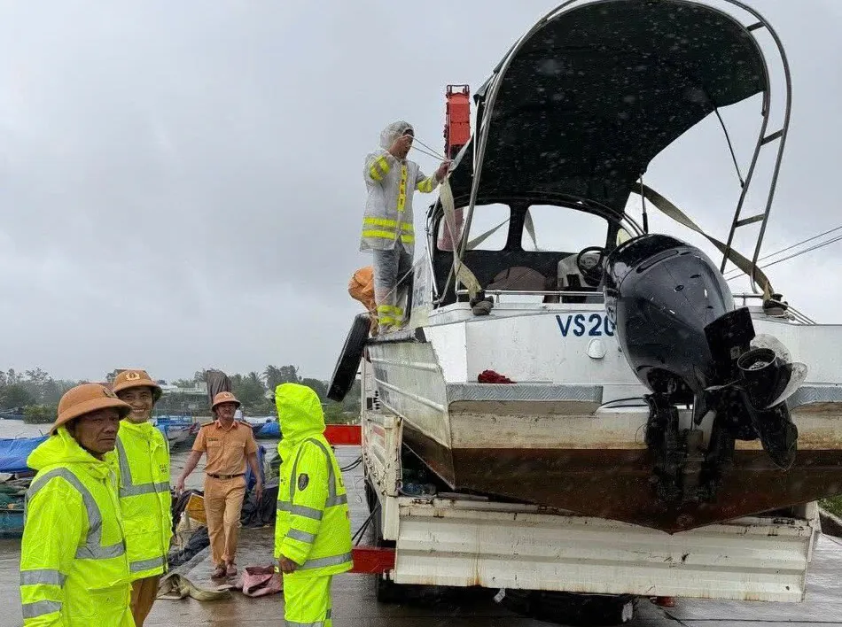 Công an Quảng Ngãi khẩn trương chi viện Đắk Lắk ứng phó mưa lũ