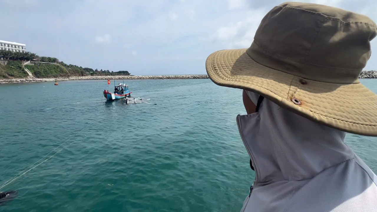 Nốt lặng giữa kỳ tích ở Lý Sơn