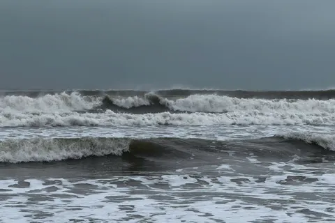 Quảng Ngãi tập trung ứng phó bão số 13