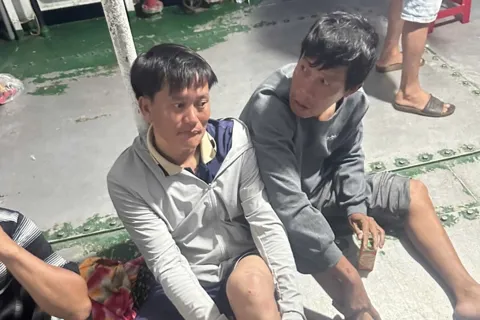 Chủ tịch nước tặng Huân chương Dũng cảm cho 2 người dân Lý Sơn