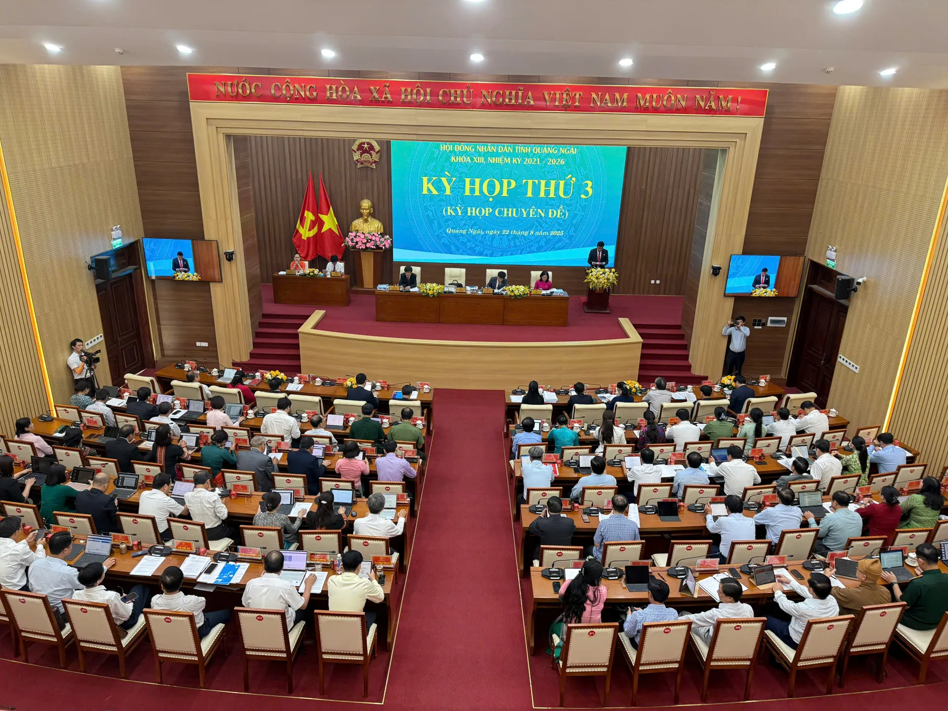 HĐND tỉnh Quảng Ngãi thông qua nhiều nghị quyết quan trọng