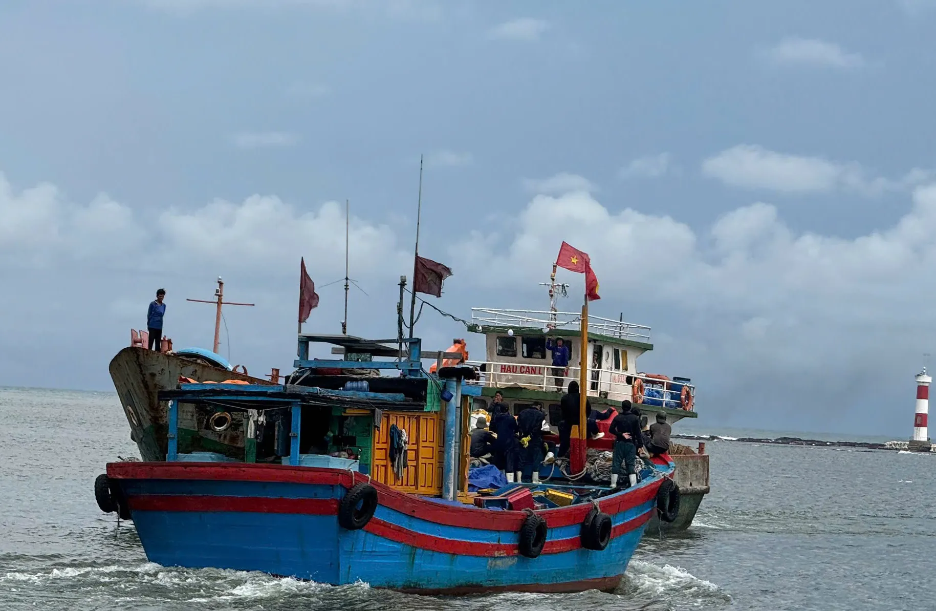 Chống IUU, Quảng Ngãi “khóa” tàu vi phạm ngay từ bờ