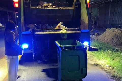 Quảng Ngãi: công nhân vệ sinh phát hiện thi thể trẻ sơ sinh trong thùng rác