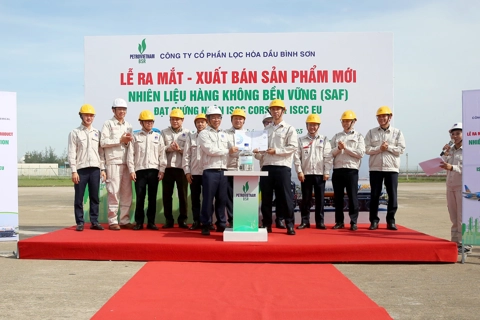 BSR xuất bán lô sản phẩm mới Nhiên liệu hàng không bền vững (SAF)