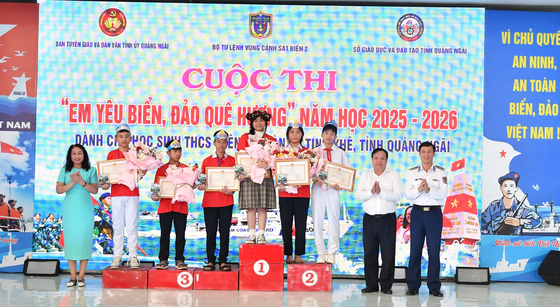 Quảng Ngãi: học sinh xã biển hào hứng tham gia cuộc thi “Em yêu biển, đảo quê hương”