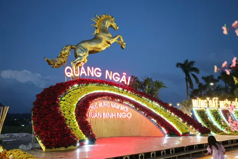 Linh vật ngựa vàng Quảng Ngãi và thông điệp phía sau dáng phi nước đại