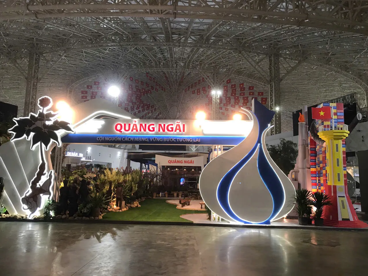 Quảng Ngãi hoàn thiện gian trưng bày tại Triển lãm thành tựu đất nước