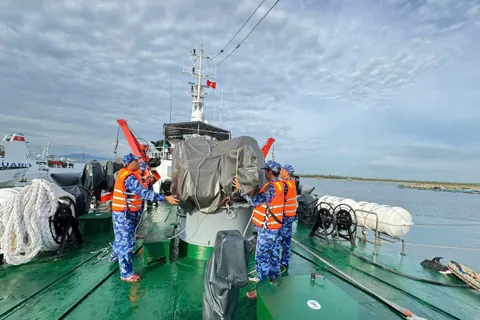 Bộ Tư lệnh Vùng Cảnh sát biển 2 chủ động ứng phó bão số 13